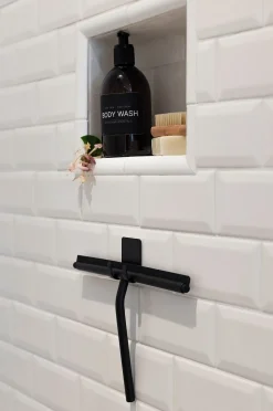 Beslag Design Base - Duschskrapa med hållare