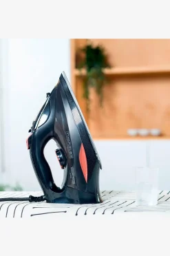 Black & Decker Ångstrykjärn 3000W Svart
