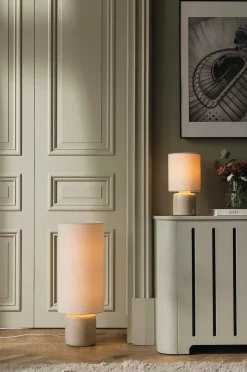 Globen Lighting Golvlampa Florian 30 Vit bouclé/beige
