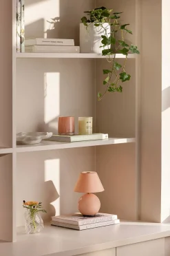 Globen Lighting Portabel Bordslampa Iris 16 Butter yellow