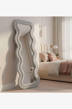 Hanah Home Cheval Mirror Mundo Oval