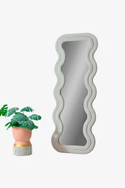 Hanah Home Cheval Mirror Mundo Oval