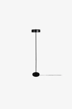 Leitmotiv Golvlampa Riqueza Palo