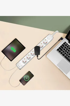LogiLink Grenuttag 6-vägs + USB-A/USB-C
