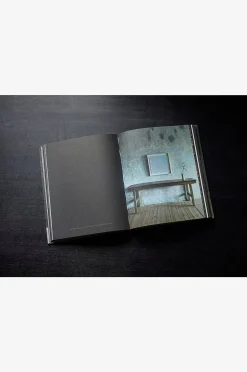 New Mags Coffee Table Book - Axel Vervoordt : Wabi Inspirations