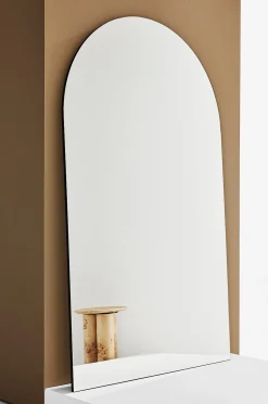 Pastill Uma Bold spegel 198x119 cm