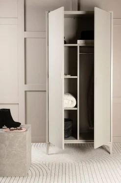 Venture Home Piring Garderob