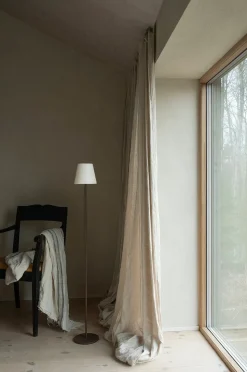 watt & VEKE Golvlampa Tyra portabel