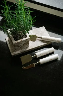 Zelected by Houze Smörkniv Butler